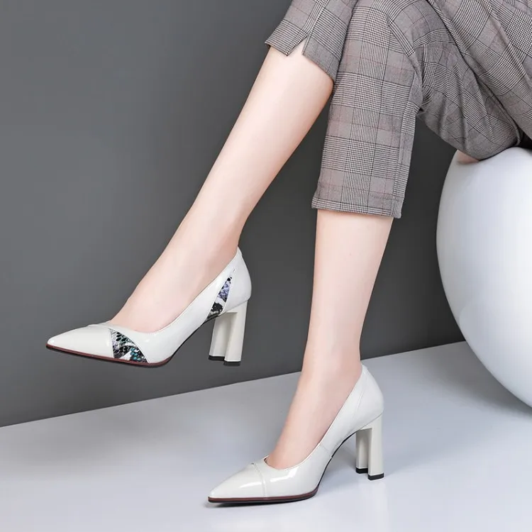 

Ozhouzhan 2020 Export High Heel Shoes Women's Low-Cut Mixed Colors Enameled Leather Pointed Toe Chunky Heel Fashion Shoes