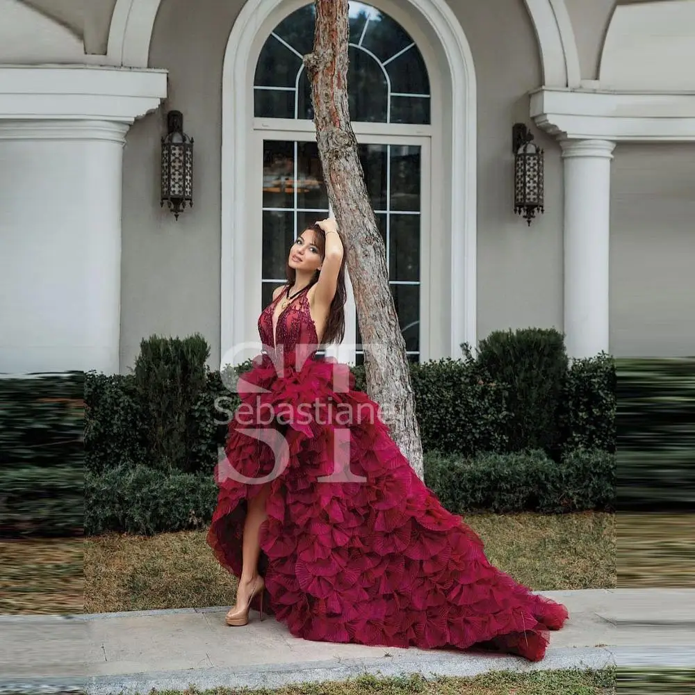 

Chic Hi Low Burgundy Prom Gowns Deep V Neck Sleeveless Pleated Tulle Evening Dresses Women Lace Beaded Party Dress