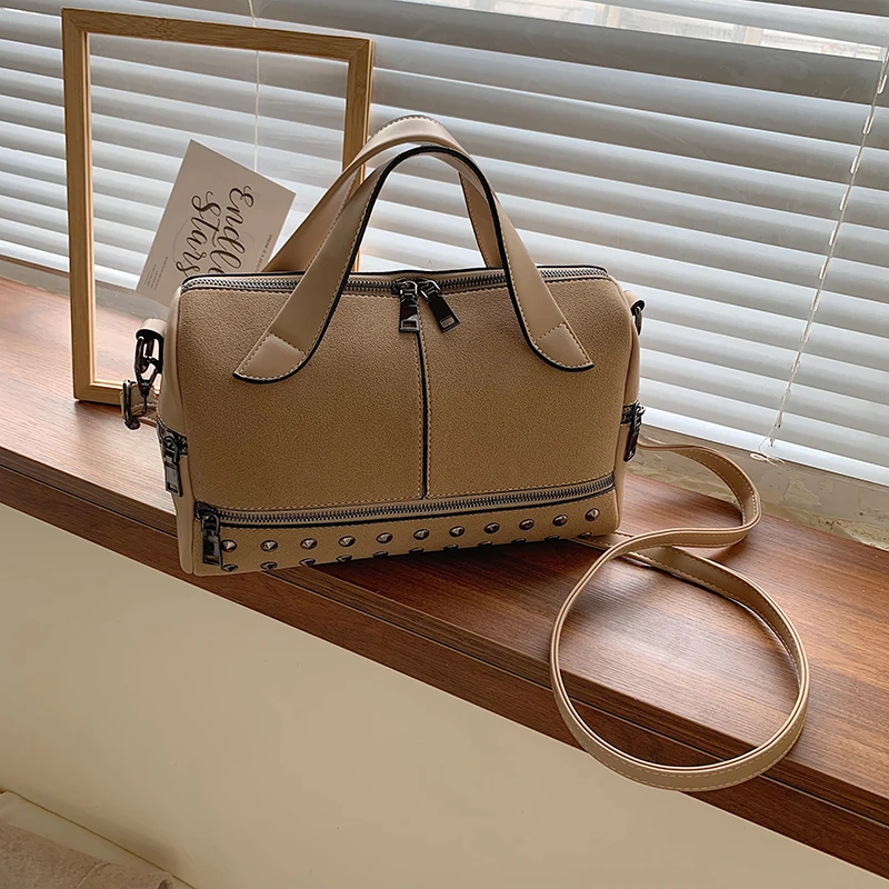 

2019 Super Quality Women Handbag Shoulder Boston Rivet Bag Tote Italian Leather Bags Sac A Main Borse Candy Color Luxury Handbag