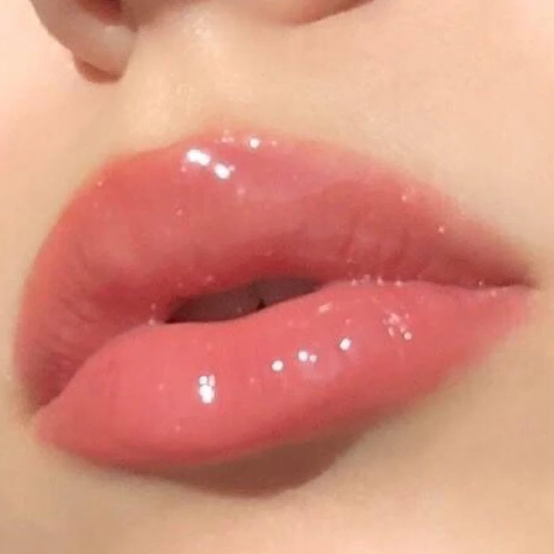 Красивые женские губы. Бледные губы. Бледные губы коллаж. Красивые натуральные губы. Бледные губы пухлые губы.