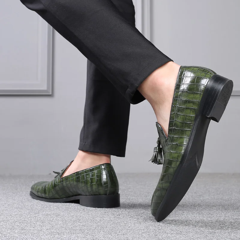 Japanese Style Vintage Casual Men Shoes Leather High Quality Formal Dress Shoes Loafers Business Wedding Tassel Brogue