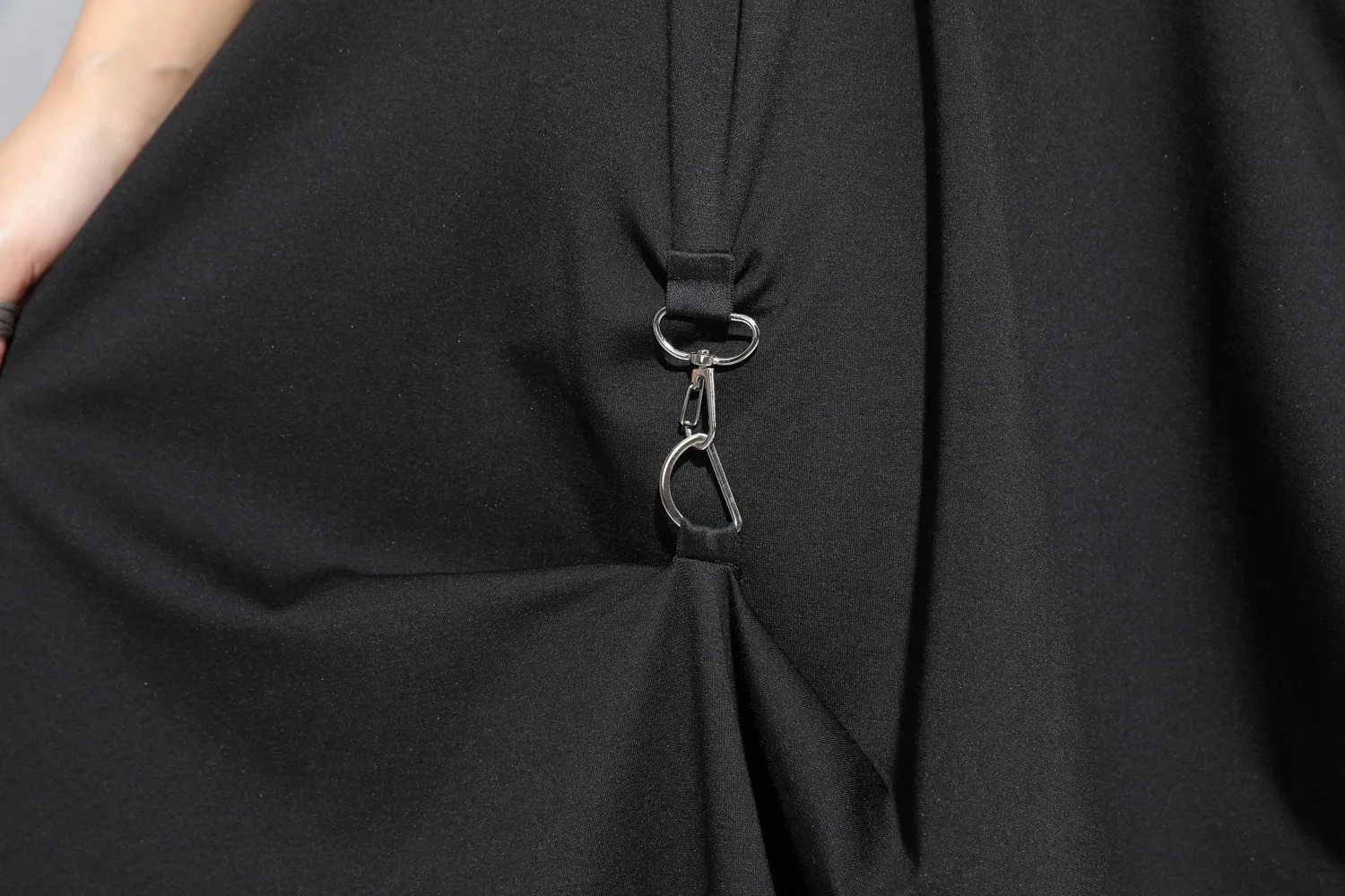 ASYMSAY New Women's Asymmetrical Patchwork Loose Skirt Female Personality Black Skirts Female Casual Fashion AL1490