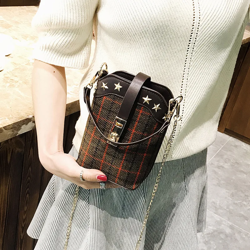 

New Style Cool Room Five-pointed Star Rivet Hand Square Sling Bag Shoulder Diagonal Chain Bag Mobile Phone Bag Fashion