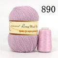 890
