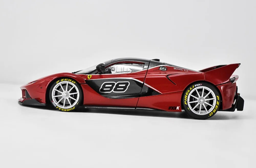 JZ) Bburago 1/18 1:18 Ferrari FXX K спортивный гоночный автомобиль Транспортное средство литье под давлением дисплей Модель игрушки на день рождения для детей мальчиков и девочек