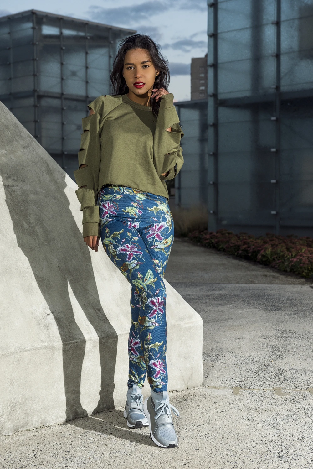 LGE_700610_tropical_flowers_jeans (2)