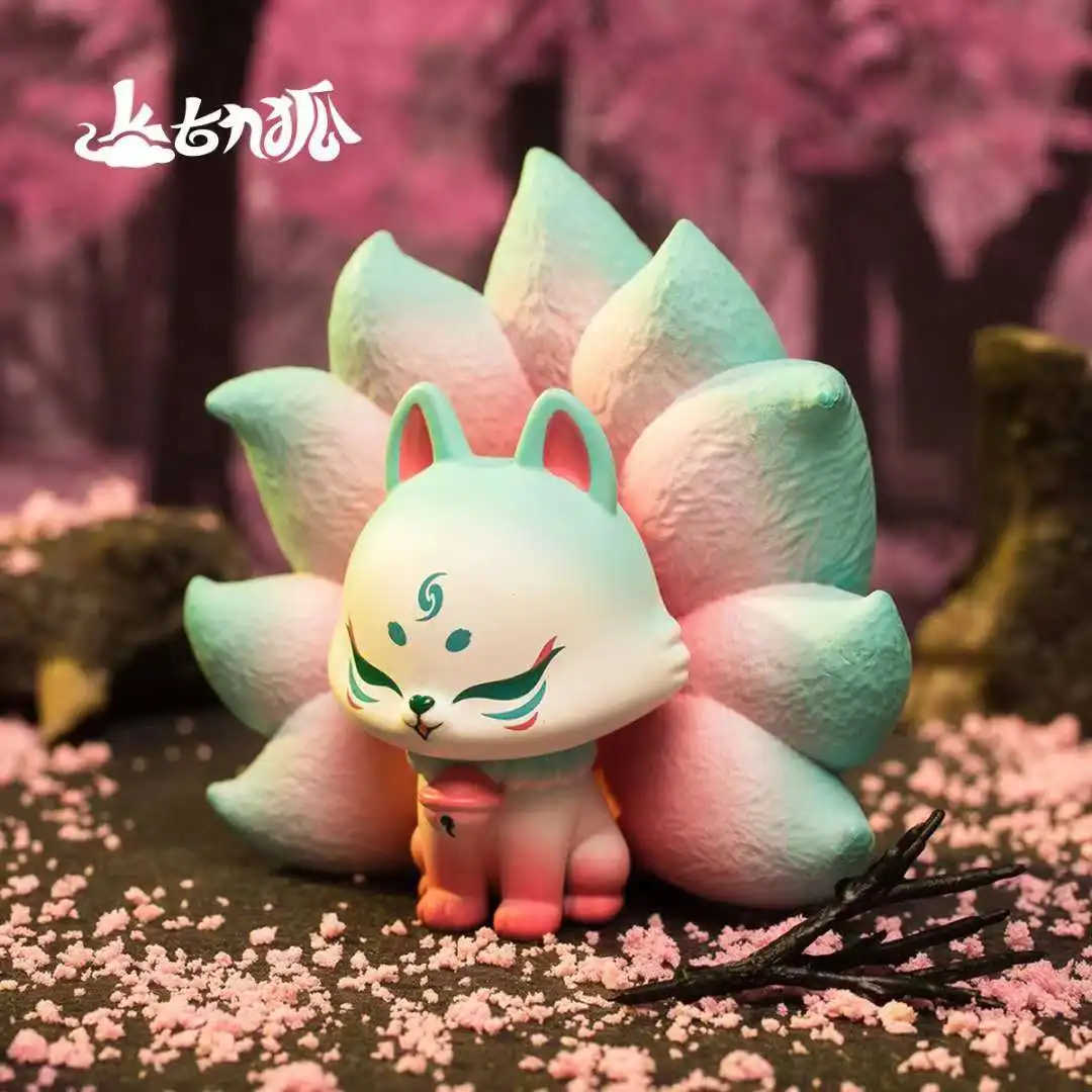 Buen valor Figura de acción de Nine Fox, juguete de diseñador de arte con los ojos vendados, escritorio caliente, decoración de coche, regalo de China kjQlMDMxXDW