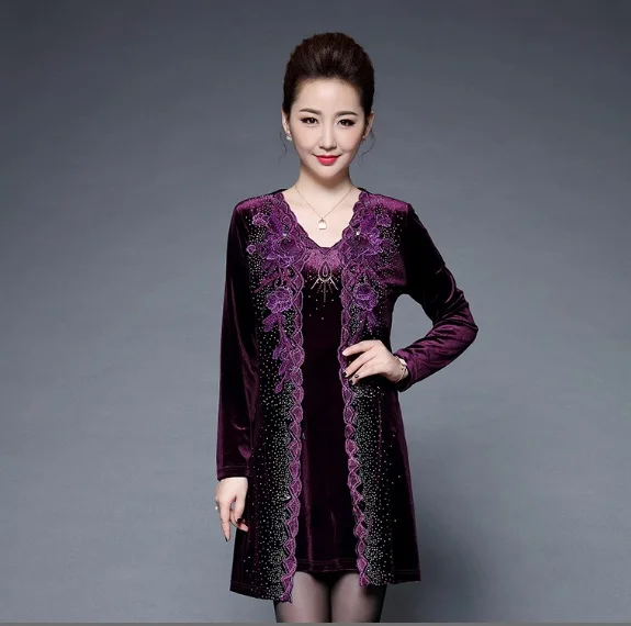 Женское бархатное платье с вышивкой элегантное осеннее длинным рукавом модель