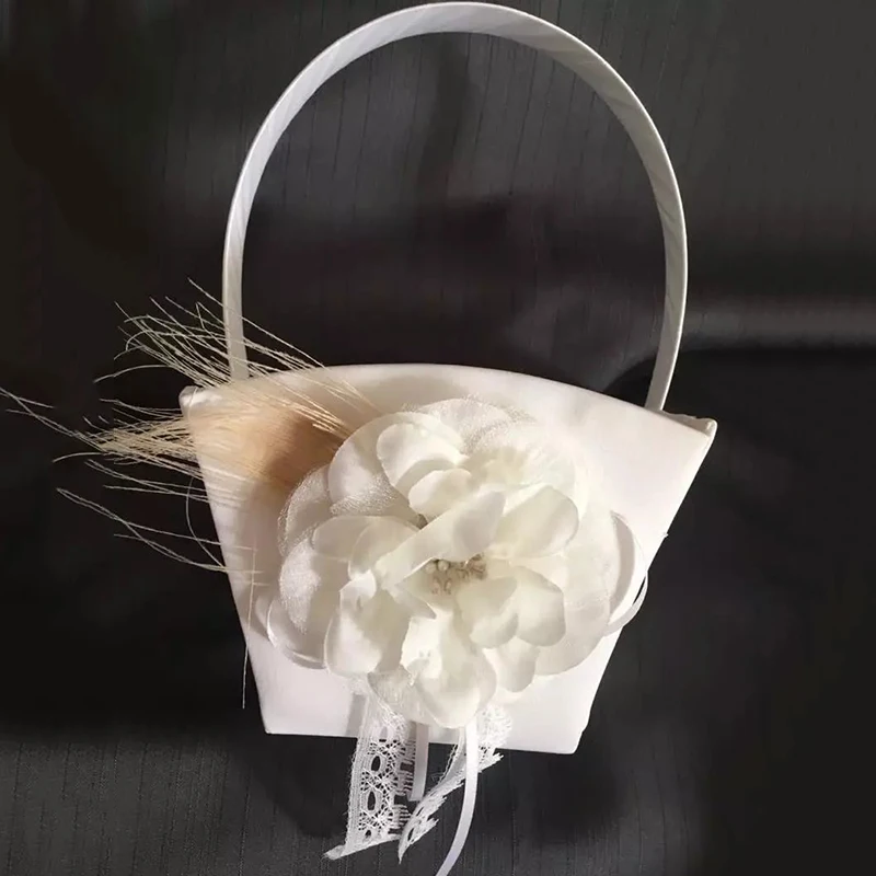 

Classic Romantic White Feather Decorated Square Flower Basket Wedding Supplies