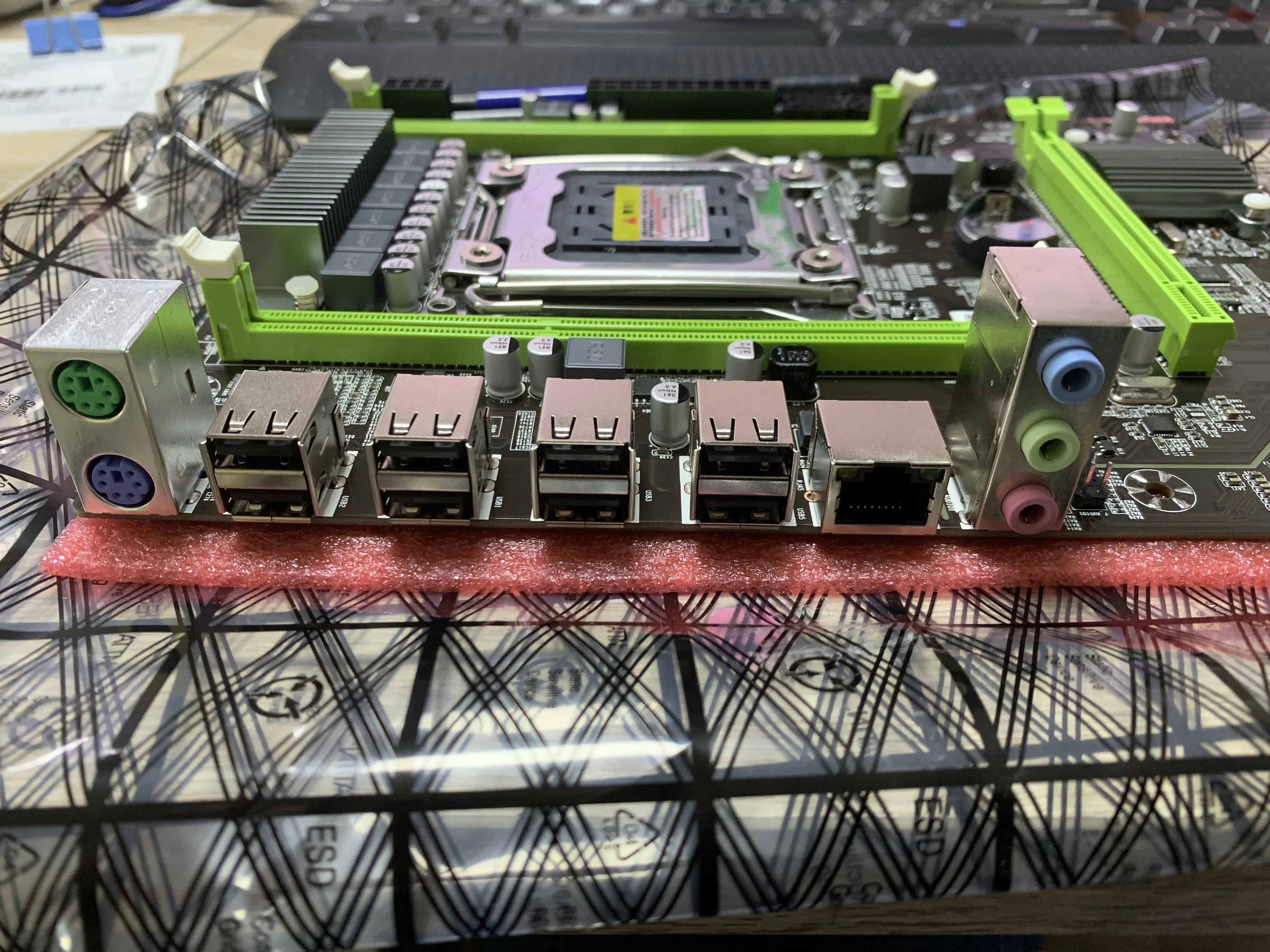 Atermiter X79 комплект материнской платы с LGA2011 комбо Xeon E5 2640 процессор 2 шт x 4 ГБ = 8 Гб памяти DDR3 ram 1333 МГц PC3 10600R PCI-E