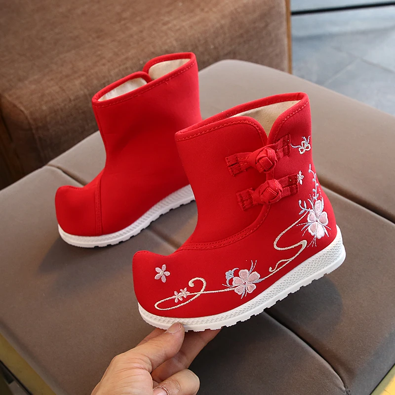 ST039Red Детские ботинки для девочек; короткие ботинки с вышивкой; нескользящие ботинки из Ткани в стиле ретро с мягкой подошвой; удобные ботинки для малышей; ST039 - Цвет: ST039Red
