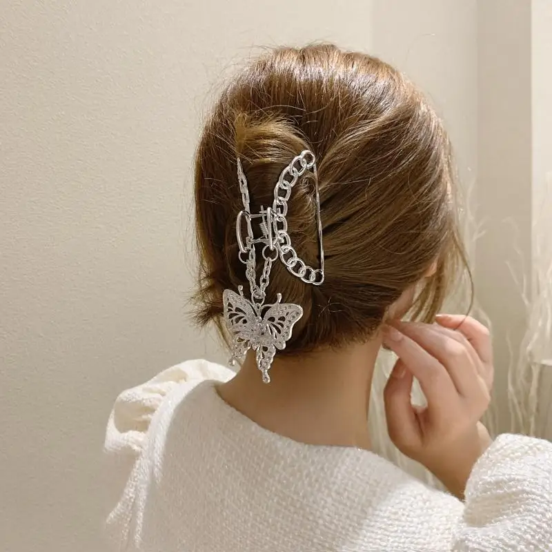 

Vintage Design Metal Hair Claws With Butterfly Women Geometric Chain Cross Distortion Alloy Hair Clip Girls Hair Styling Tool