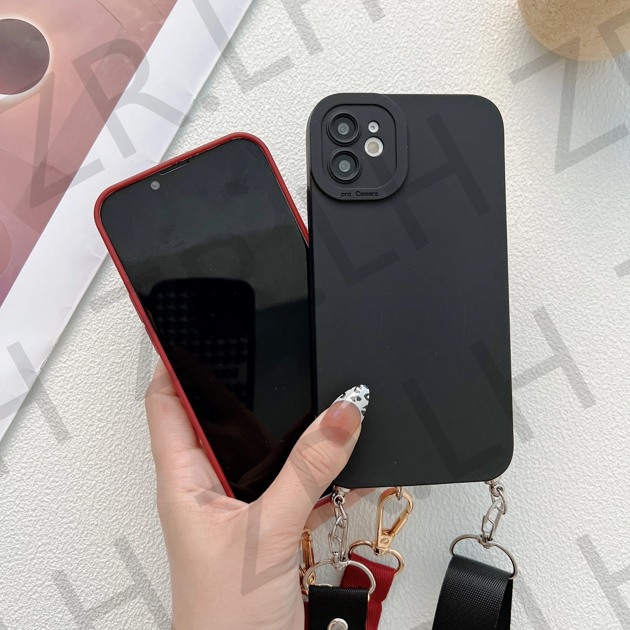 Elegant Crossbody Necklace Lanyard Phone Case with Chain and Silica Gel TPU Cover