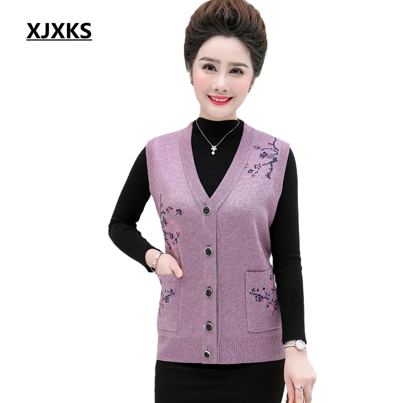 

XJXKS New 2019 Autumn Winter Vest Middle-Aged Women Plus Size Warm Knitted Vest Women Vintage Coat Female Sleeveless Coat