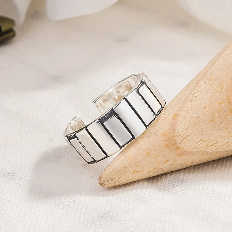 

Silvology 925 Sterling Silver Square Stripe Rings Vintage Concave Convex Glossy Design Korea Rings for Women Festival Jewelry