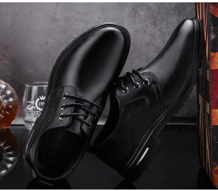 Newest Hot Leather Shoes Men Flats Fashion Men's Casual Shoes Brand Man Soft Comfortable Lace Up Black Leather Casual Shoes
