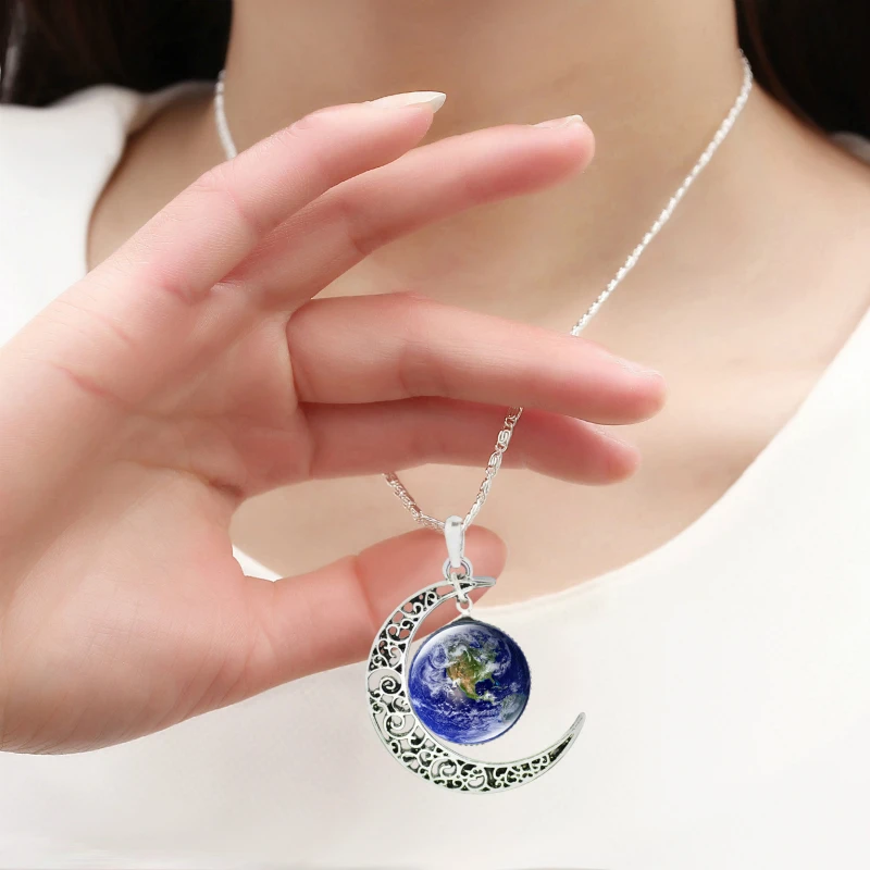

Nebula Space Universe Half Moon Shape Necklace Glass Galaxy Pattern Necklace Delicacy Handmade Sliver Chain Jewelry for Women