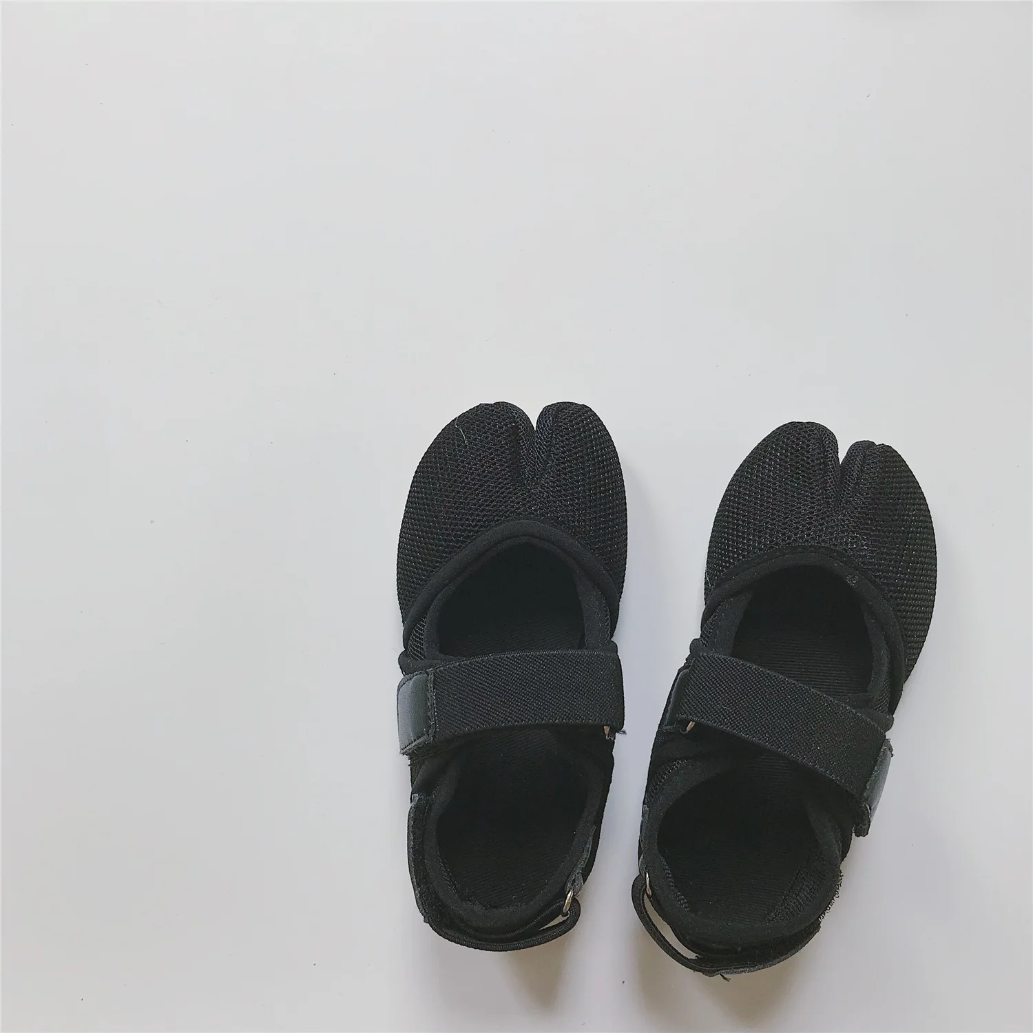 Детская Волшебная паста с сеткой, разделенный Носок, индивидуальная повседневная обувь 201 г. Для девочек, однотонная удобная обувь для детского сада - Цвет: black