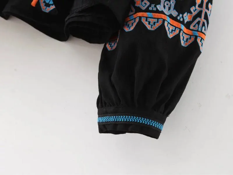 Boho блузка из хлопка с цветочной вышивкой блузки с кисточками и длинным рукавом-фонариком Свободные повседневные женские топы в стиле хиппи блузка и рубашка