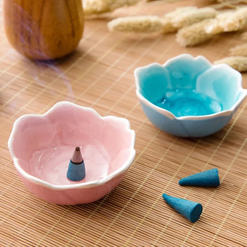

1PCS Rose-shaped Ceramic Plate Household Tableware Fruit Plate Snack Dish Ceramic Bowl Mustard Sauce Vinegar Dish Hot Pot Dish