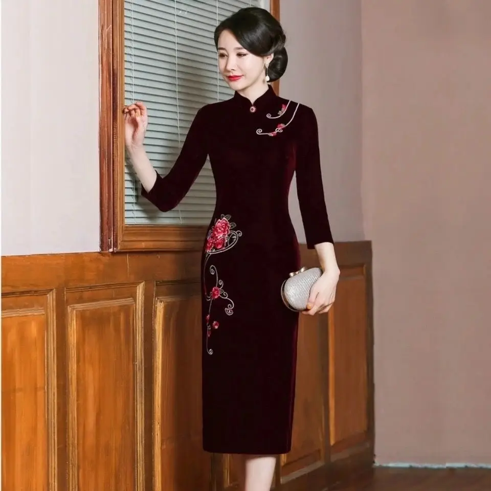 

Chinese Style Golden Velvet Qipao Modern Women Black Slim Long Cheongsam Traditional Harajuku Orientale Vintage Embroidery Dress