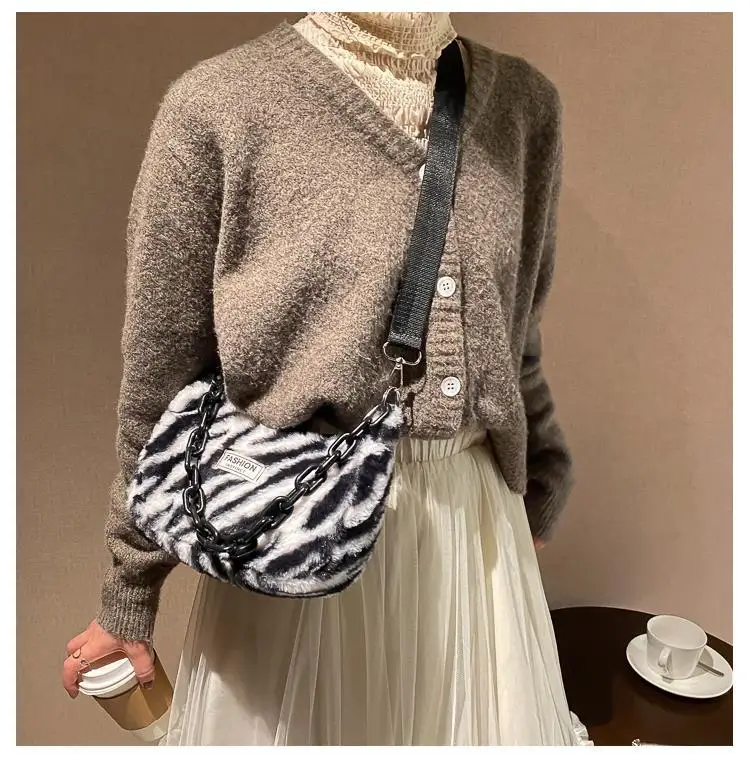 wristlet keychain Fashion Women's Zebra Pattern Mini Shoulder Bags Female Winter Plush Underarm Bags Vintage Leopard Zebra Pattern Fluffy Tote Bag purse