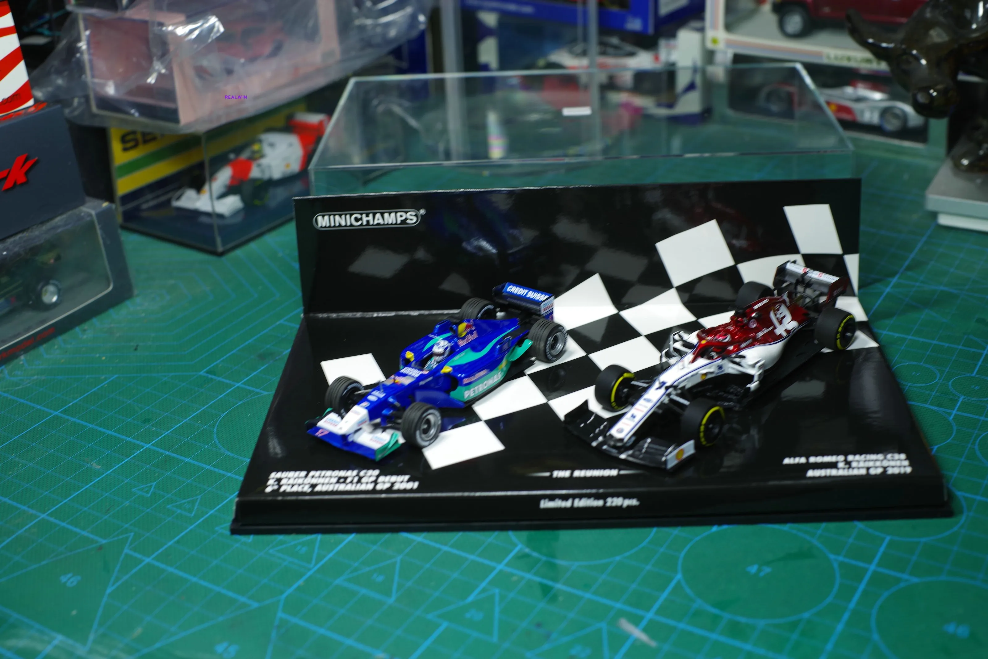 Коллекционная модель автомобиля 1/43 года с литым давлением для оригинальной