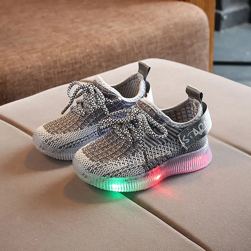 2020 Fashion Kids LED Light Shoes Baby Boy and Girl Casual Sport Shoes Glowing Soft Bottom Toddler Shoes Sneakers High Quality