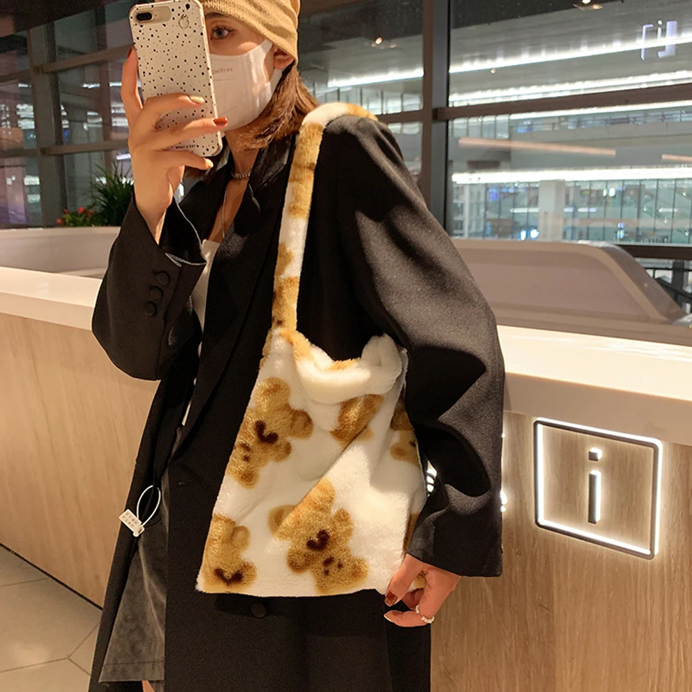 INS Women Flower Print Shoulder Bags New Winter Soft Plush Bucket Bags Female Open Pocket Crossbody Furry Fluffy Tote Bags 3
