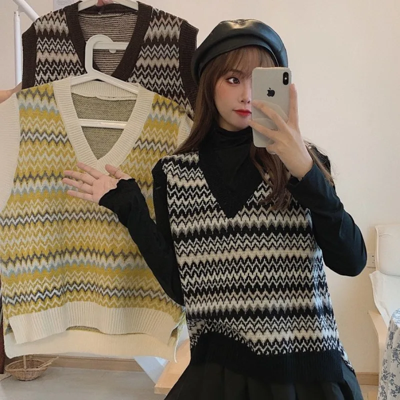 Fashion Knitted Short Women Stripe Sweater Vest V-neck Vintage Pullover New Soft Korean Style Loose Sleeveless Tank Tops | Тематическая