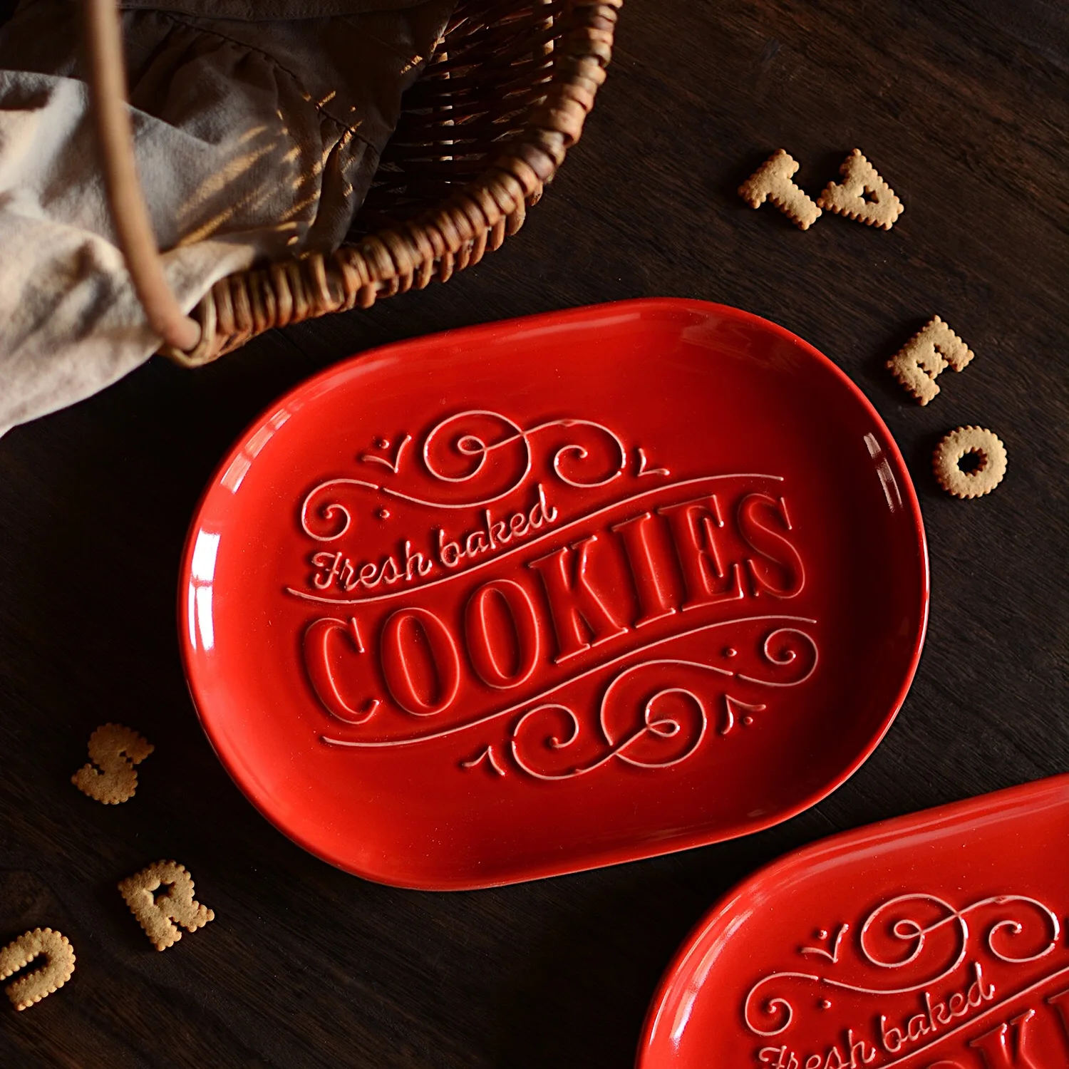 

Pack Of 2 Christmas Red Dinner Plate Cookies Plate Serving Tray Snack Plate