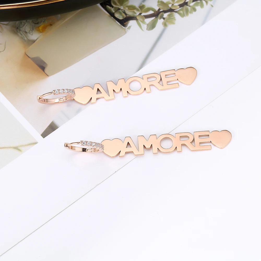 Серьги из розового золота и нержавеющей стали с надписью AMORE, прозрачные кубические серьги-кольца с цирконом для женщин, модные ювелирные изделия, вечерние, свадебные серьги