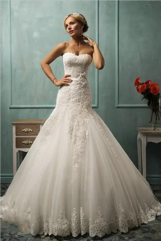 

2015 Vintage Wedding Dresses Mermaid Sweetheart Backless Chapel train Tulle Lace Plus size Wedding gown Charming Bridal gown
