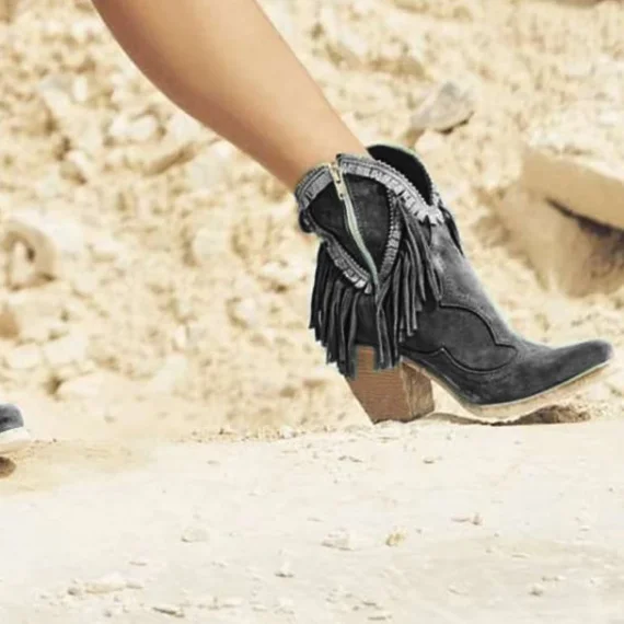 Женские ботильоны с бахромой в стиле ретро; однотонные Замшевые женские ботинки на низком каблуке в стиле бохо; сезон осень; повседневные ботинки на молнии с кисточками; слипоны; Botas Mujer