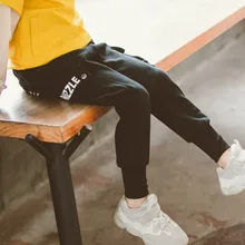 Детская одежда; коллекция года; сезон весна-осень; стиль; трикотажный спортивный комбинезон в Корейском стиле для мальчиков; детские джинсы среднего и большого размера