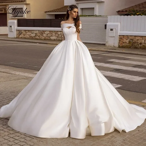 Picture Ivory color Liyuke с открытыми плечами великолепное бальное платье свадебное платье из атласа со шлейфом роскошное свадебное платье - Цвет: Picture Ivory color