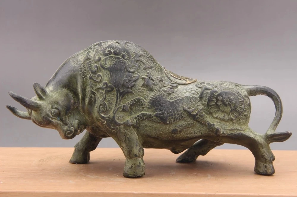 

Exquisite China bronze ware Hand Carved cattle statue
