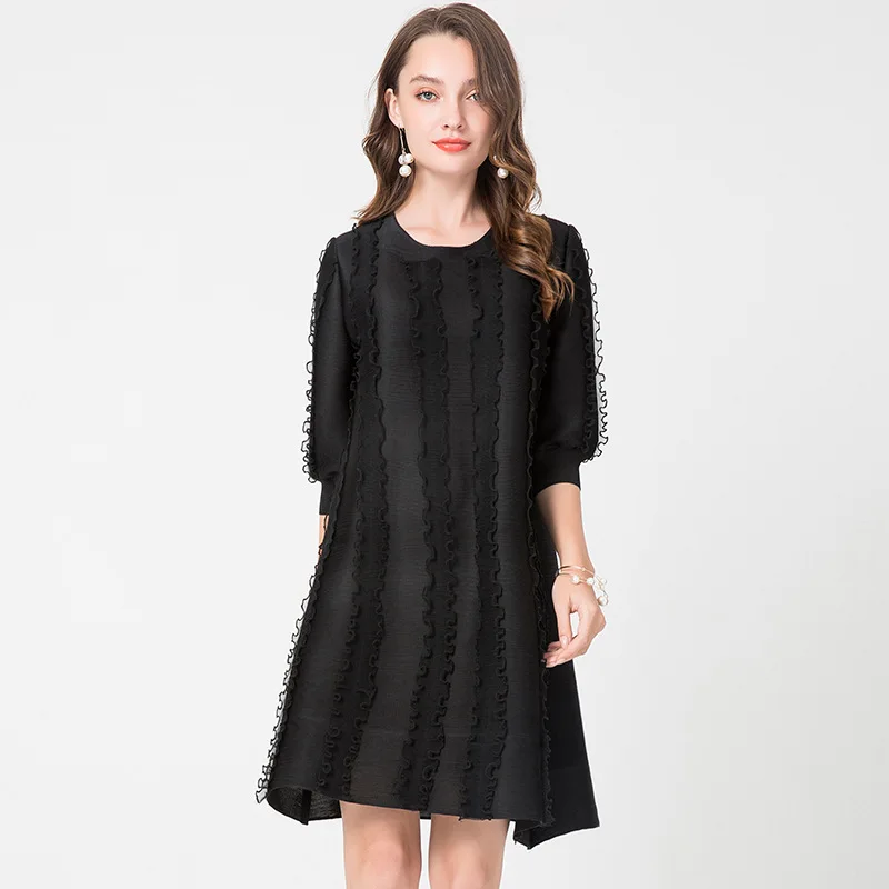 

Black Dress Plus Size Women 2019 New Round Neck Three Quarter Sleeves Solid Color Loose Miyake Pleated Dress Above The Knees