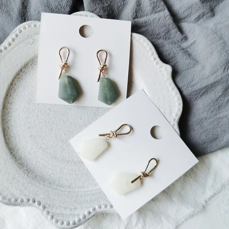 

Creative Elegant Ladies Knotted Metal Jewelry Simple Personality Geometric Resin Earrings Fashion Girl Women's Accessories