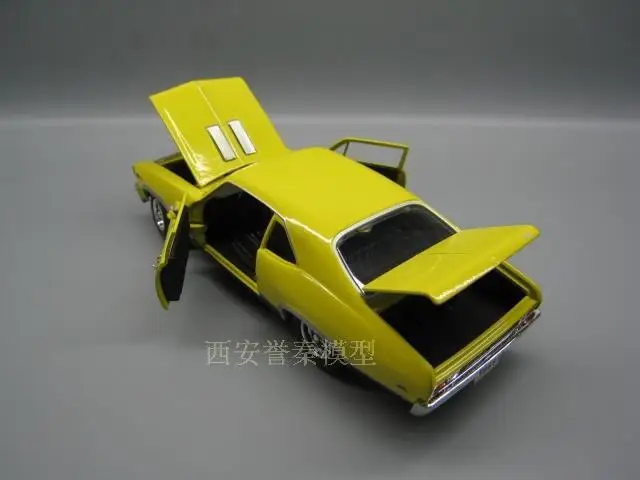 Фирменная модель автомобиля 1/32 масштабная Toys USA Chevrolet NOVA SS литой металлический