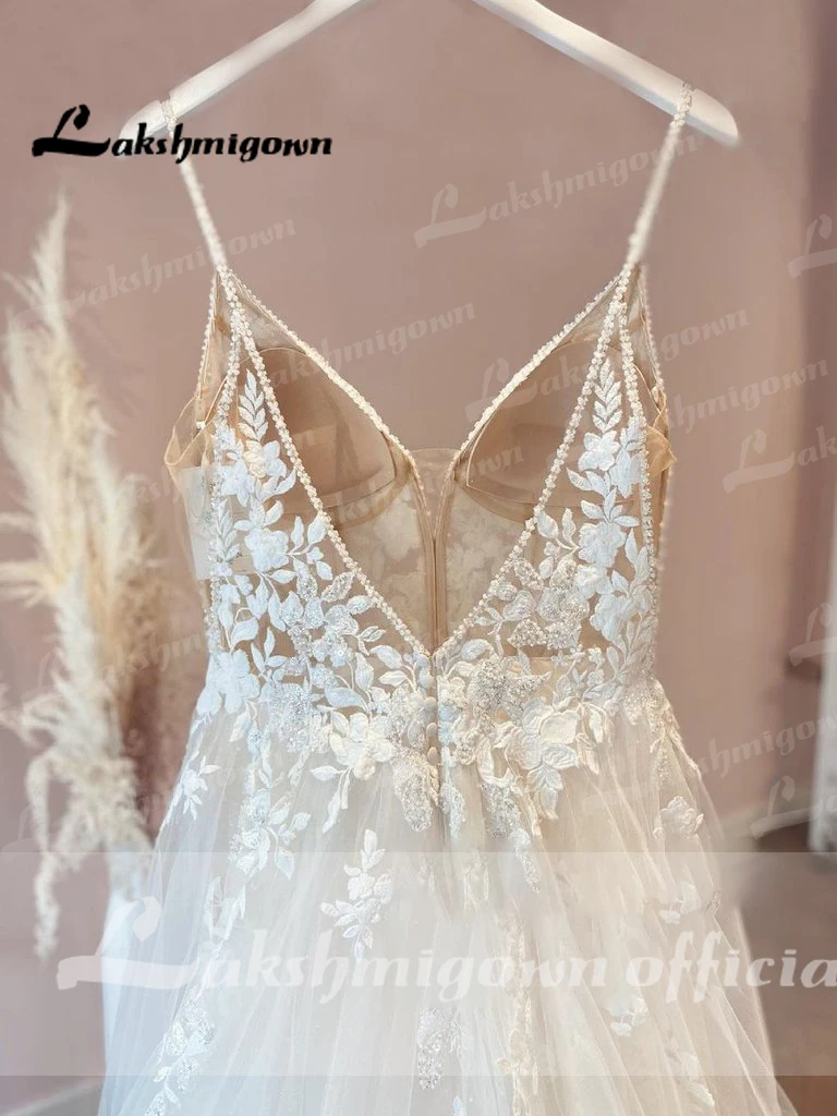 Spaghetti Straps Vintage Lace Wedding Dress With V Neckline Bride Dress Tulle Beach Bridal Gown trouwjurk Lakshmigown 4