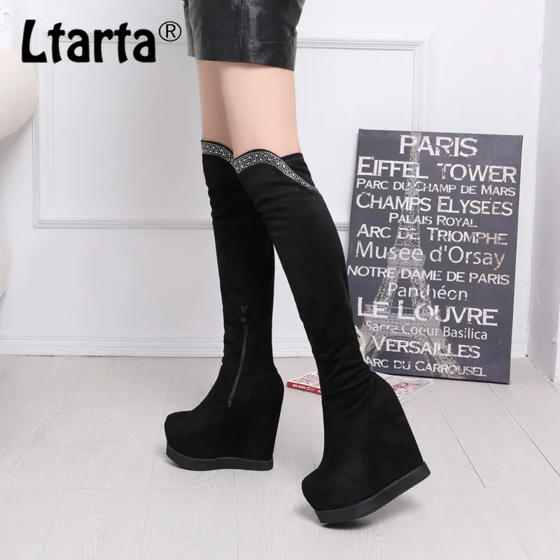 LTARTA/женские зимние сапоги на танкетке и платформе; высокие кожаные сапоги; Клубные женские сапоги с рифленой подошвой; ZYW-2686-3