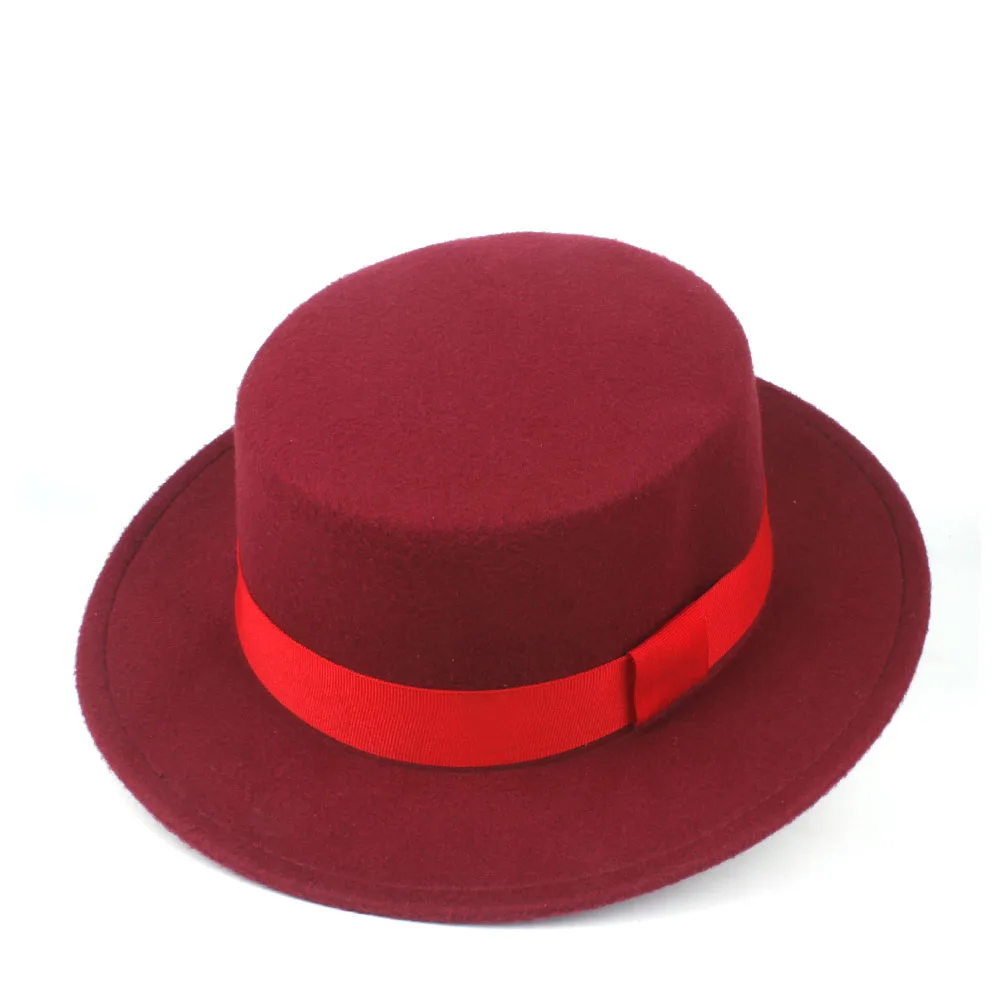 Шерсть для мужчин и женщин с плоским верхом Fedora Шляпа с красной лентой шерсть Трилби свиной пирог батер джазовая шляпа размер 56-58 см