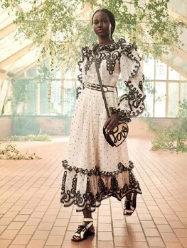 

Big-name winter ladies heavy crafts cotton and linen embroidery pleated dress2020New women's wear long sleeve belt elegant dress