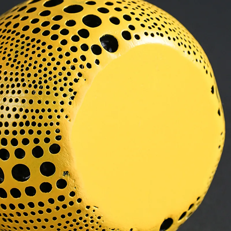 Yayoi Kusama желтое лицо черная волна точка Груша Тыква моделирование фрукты смолы декор дома абстракция предметы мебели X3471