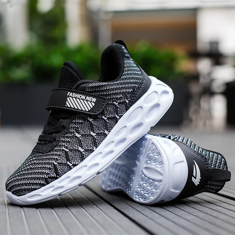 

New Style Students Versatile Breathable Fly Netting Surface Velcro Lightweight Running Shoes Men And Women Children Casual 3D En