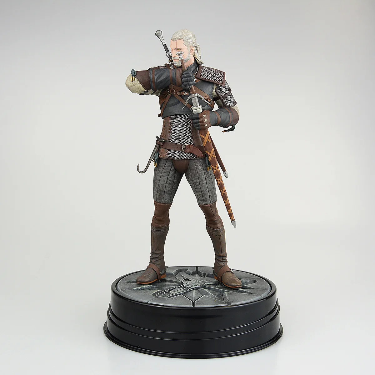 

Anime Garage Kit Darkhorse Wizard 3 Crazy Hunting Geralt Garage Kit Geralt Wild Hunt Leaf Nefarian Tome