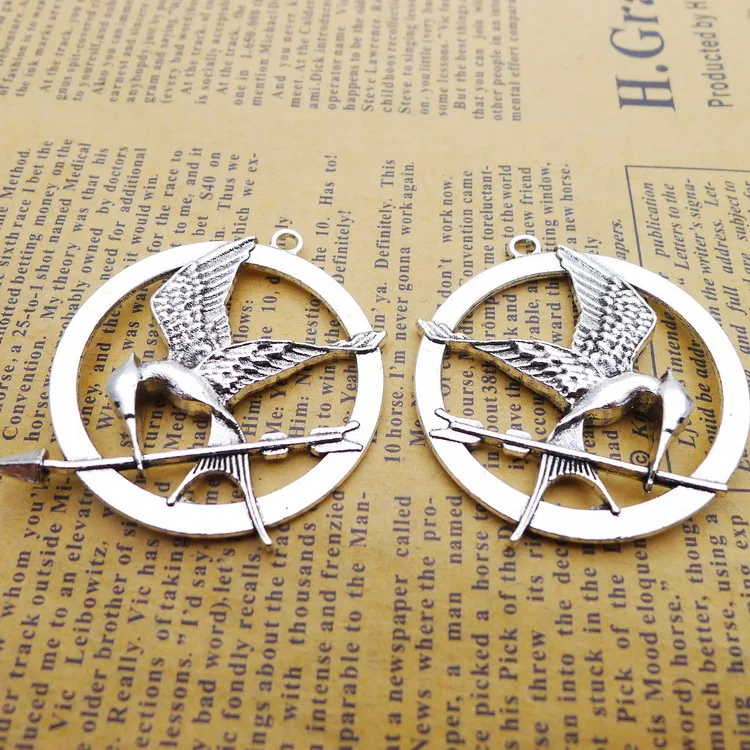 

2pcs/Lot 40x43mm Round Hollow Eagle Charms Antique Silver Color Bird Pendants for DIY Jewelry Making Charm