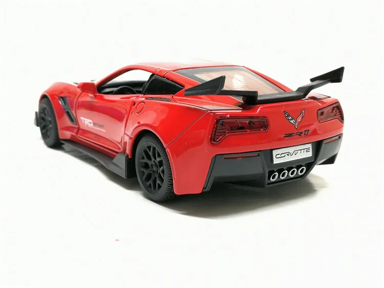 Коробка 1:32 Chevrolet Corvette Z06 модель машины из сплава Модель автомобиля звук и свет Военная игрушка