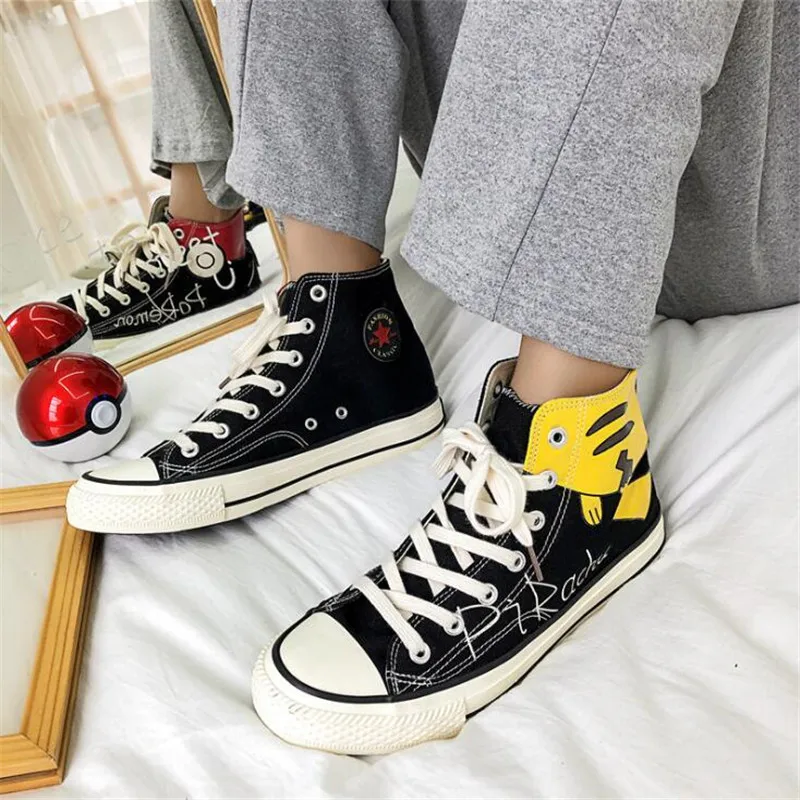 Anime Pikachu Pokemon Cartoon Plimsolls Cosplay Canvas Shoes Caricature Fashion Student Dunk High Black White Scrawl Board Shoes - Цвет: Pokemon Black High